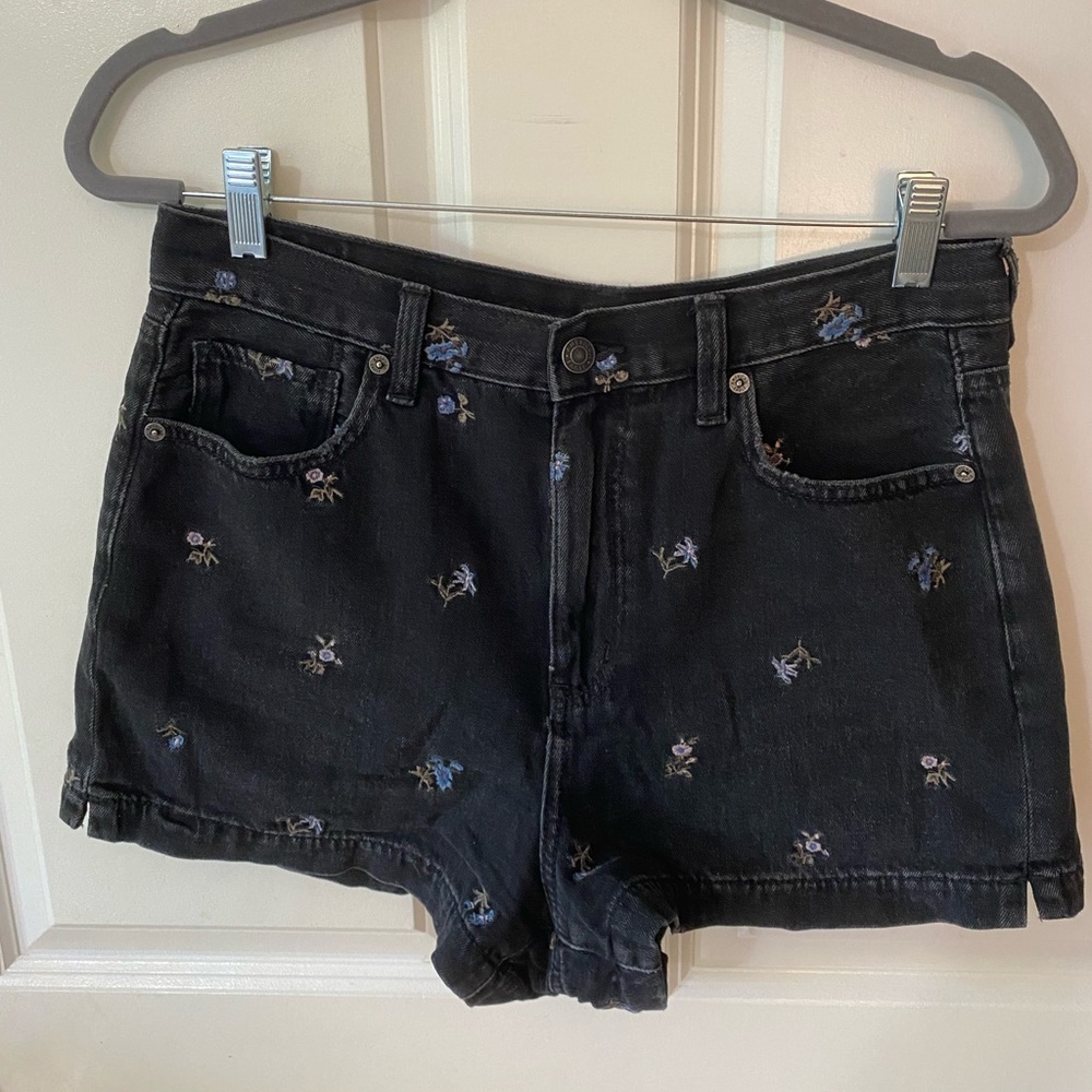 American Eagle mom shorts
